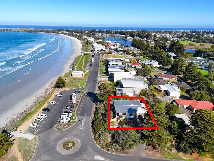 1 Bourne Avenue, Port Fairy VIC 3284