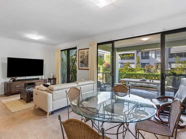 1 The Vistas Drive