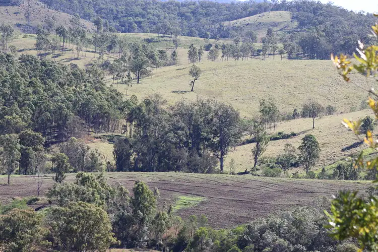 6 Greenbank Road, Mount Perry QLD 4671