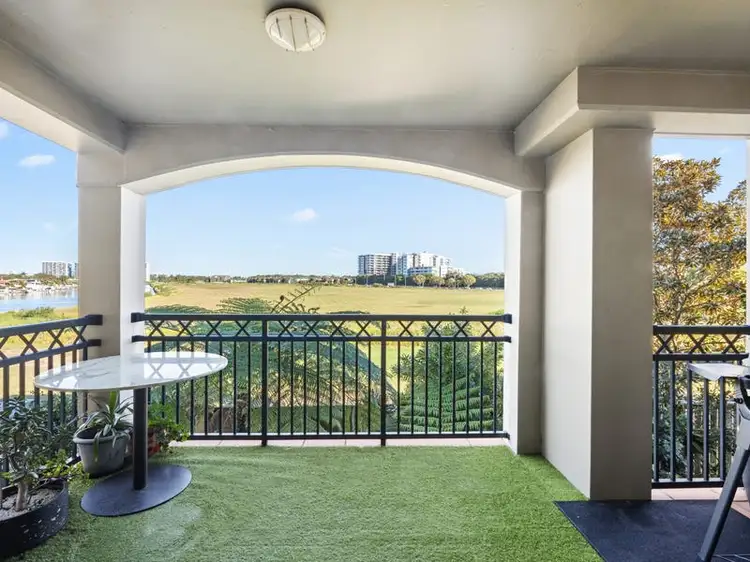 39/82-86 Limetree Parade, Runaway Bay QLD 4216