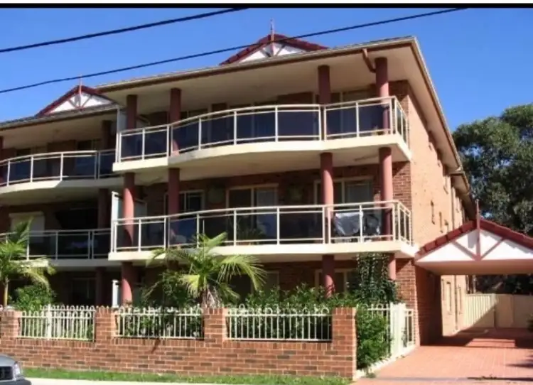 11/8 Bungalow Crescent, Bankstown NSW 2200