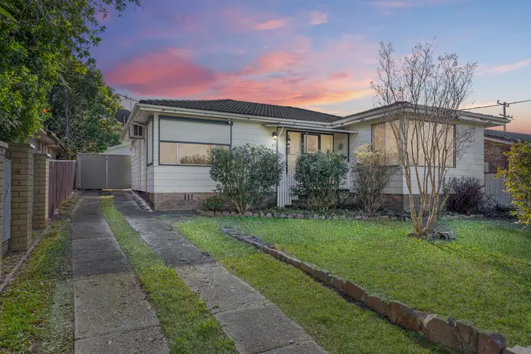 42 Redbill Drive, Woodberry NSW 2322
