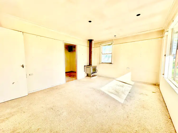 Second view of Homely house listing, 8 Robertson Crescent, Deniliquin NSW 2710