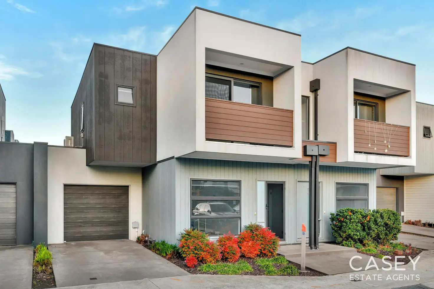 Main view of Homely townhouse listing, 26 Cassius Cct, Cranbourne North VIC 3977