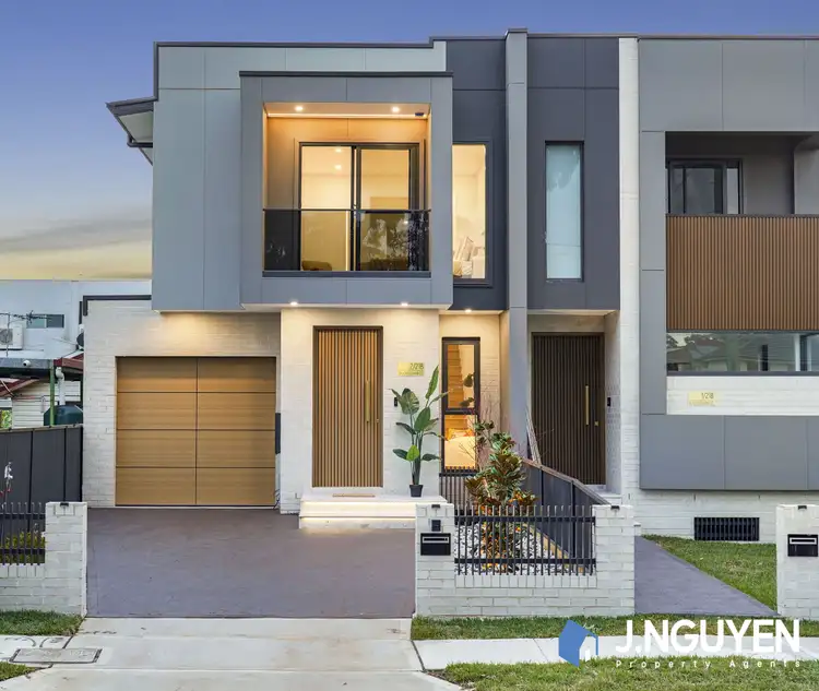 2/21b Buckingham Street, Canley Heights NSW 2166
