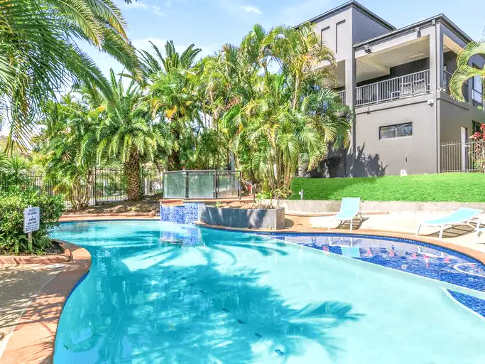 1102/2 Gentian Drive, Arundel QLD 4214