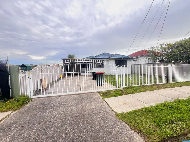 102 Derria Street