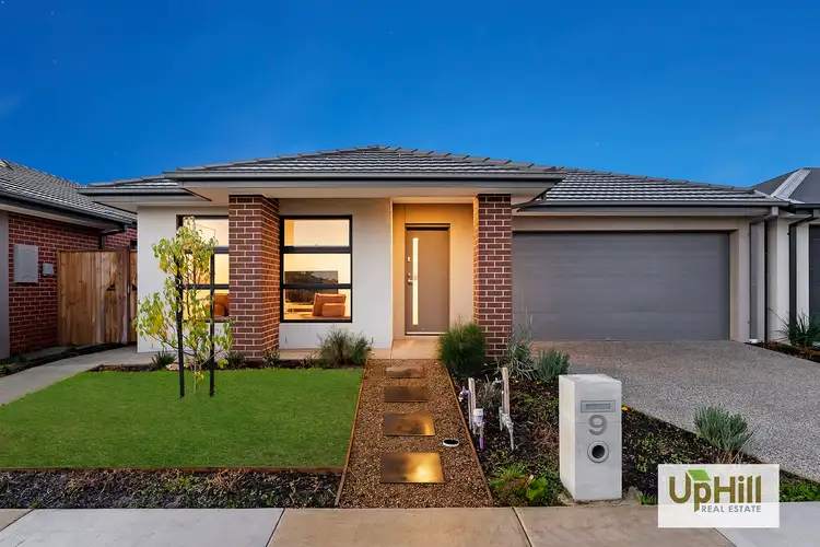 9 Balboa Road, Clyde North VIC 3978