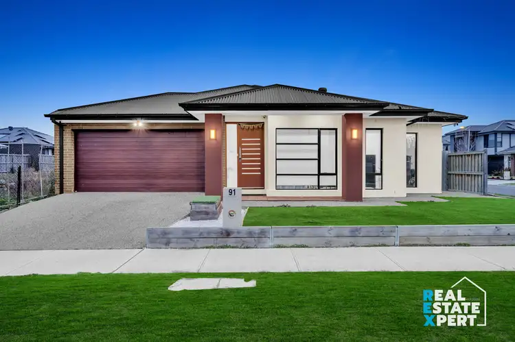 91 Strathlea Drive, Cranbourne West VIC 3977