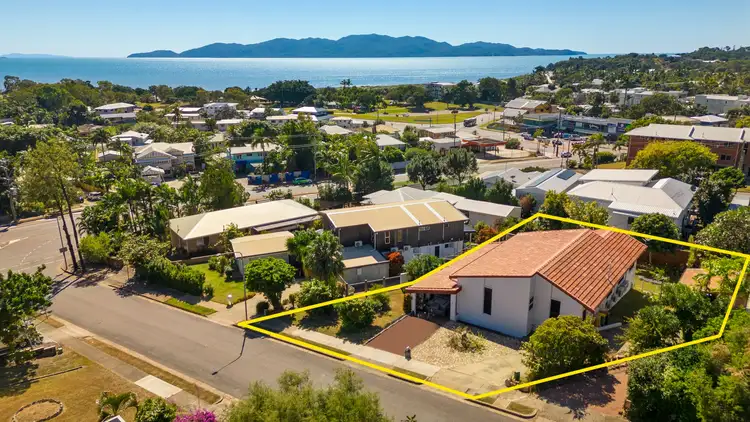 6 Saint James Drive, Belgian Gardens QLD 4810