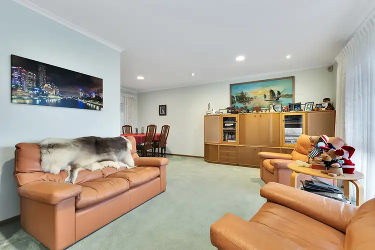 Second view of Homely house listing, 5 Steeple Place, Endeavour Hills VIC 3802
