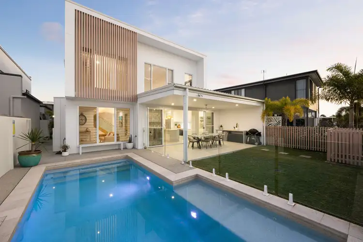 10 Riviera Place, Mountain Creek QLD 4557
