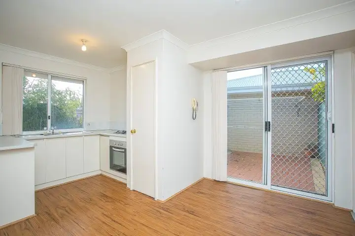 Sixth view of Homely unit listing, 1/73 Rockford Street, Mandurah WA 6210