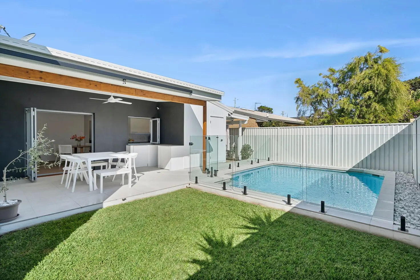 Main view of Homely semi-detached listing, 2/34 Oomoo Street, Buddina QLD 4575