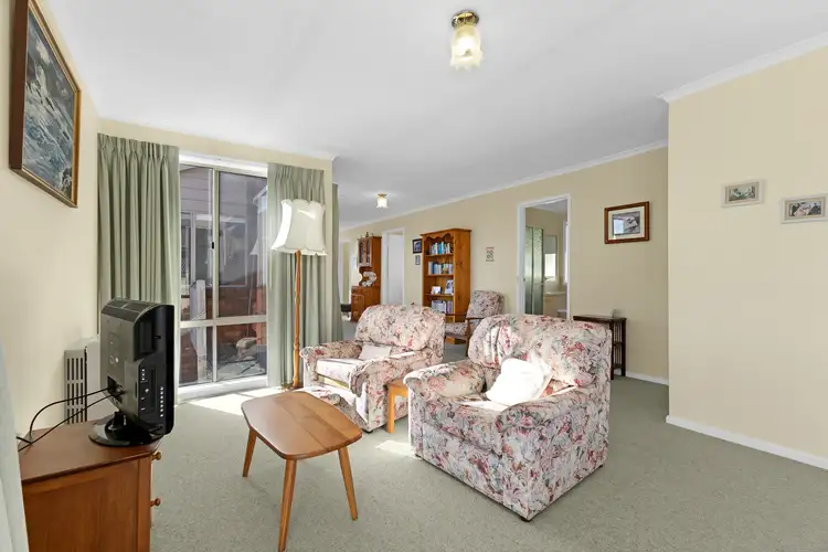 Third view of Homely unit listing, 2/6 Preston Avenue, Endeavour Hills VIC 3802