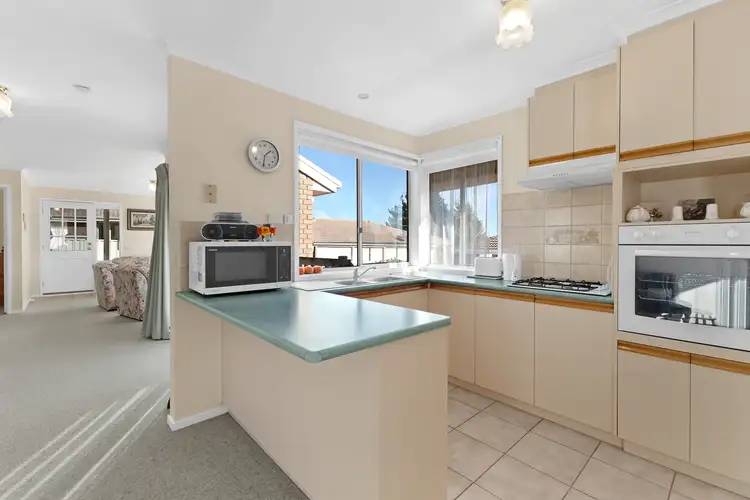 Sixth view of Homely unit listing, 2/6 Preston Avenue, Endeavour Hills VIC 3802