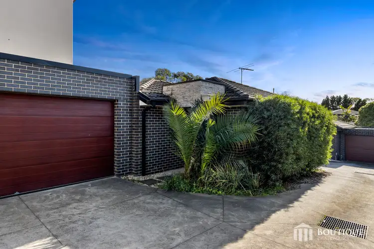 2/227 Outlook Drive, Dandenong North VIC 3175
