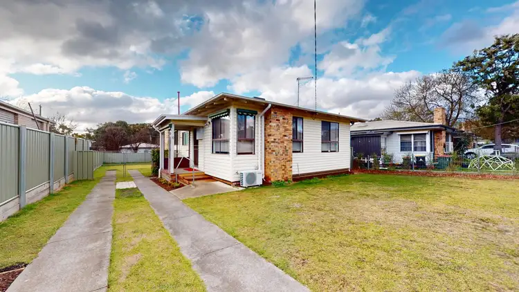 Main view of Homely house listing, 10 Eron Street, Kangaroo Flat VIC 3555
