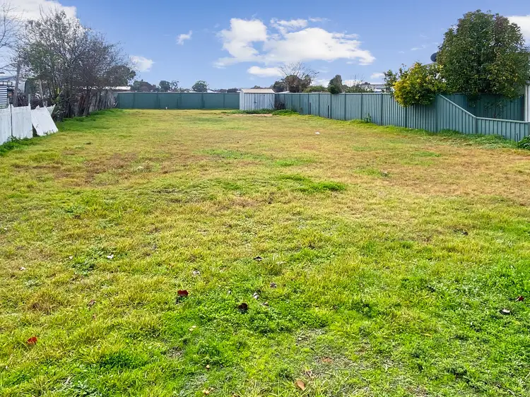 37 GREVILLIA STREET, Leeton NSW 2705