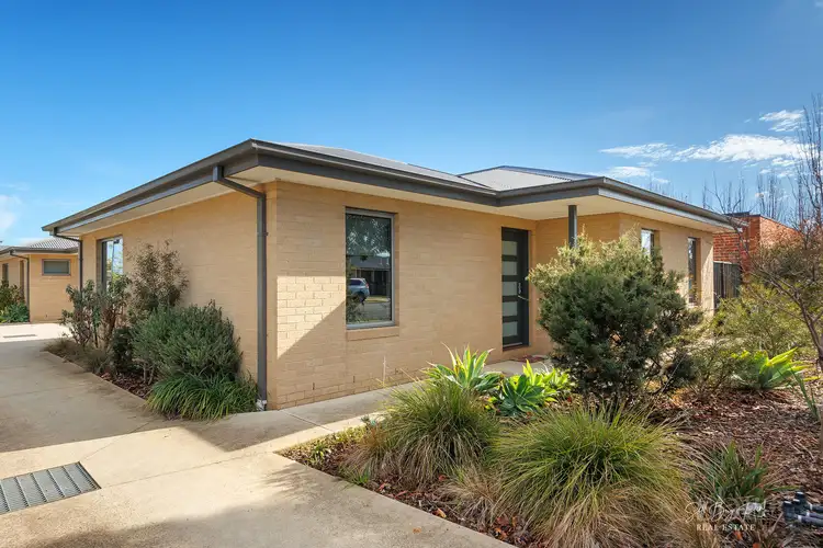 Main view of Homely townhouse listing, 1/37 WILLIAM STREET, Wodonga VIC 3690