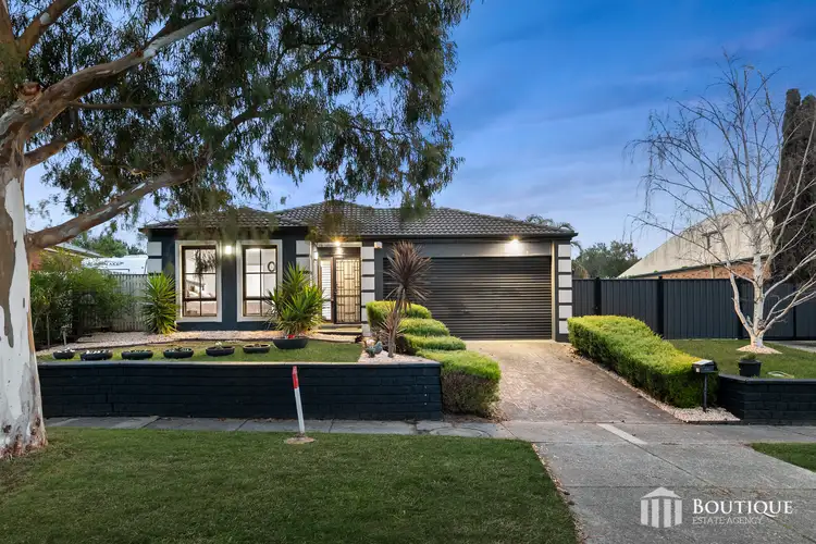 10 Lomandra Court