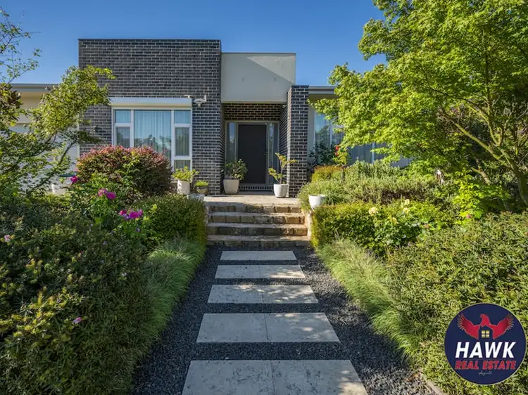 6 Cazneaux Crescent, Weston ACT 2611
