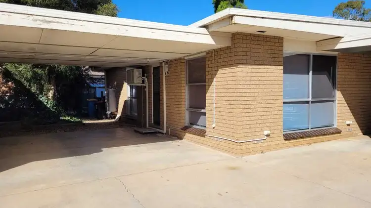 31 Baker Crescent