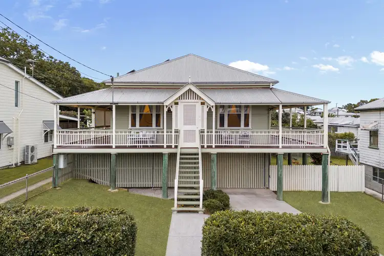 74 Yundah Street, Shorncliffe QLD 4017