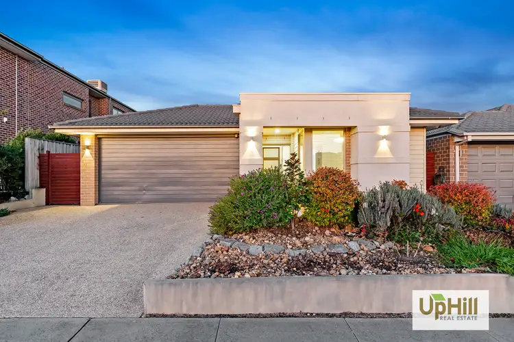 64 Como Parade, Clyde North VIC 3978