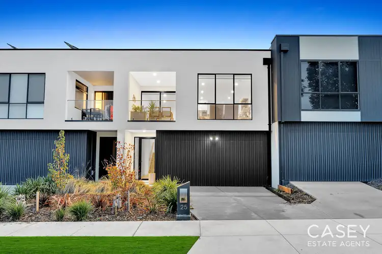 25 Birdie View, Cranbourne North VIC 3977