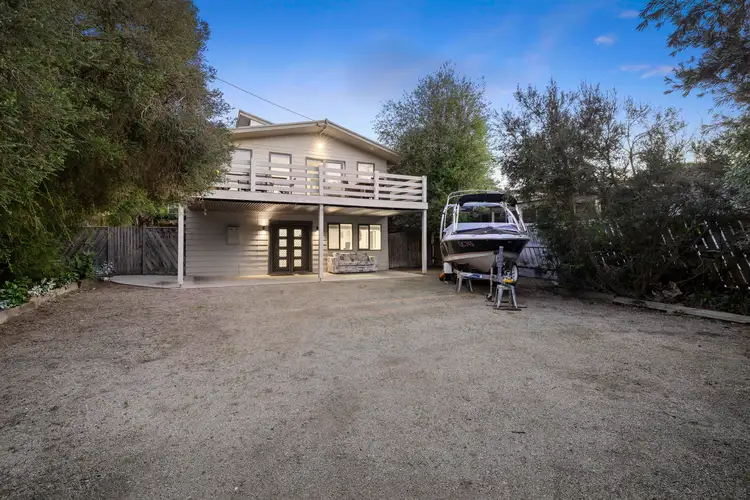 15 Roslyn Avenue, Rye VIC 3941