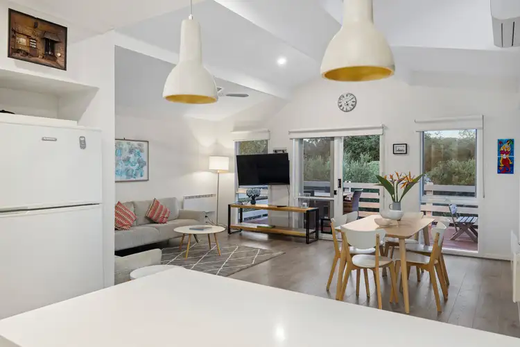15 Roslyn Avenue, Rye VIC 3941