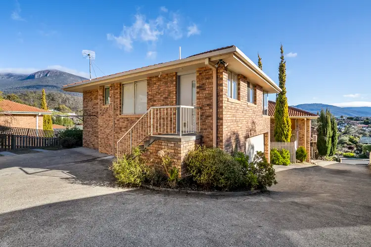 3/6 Broadby Drive, Lenah Valley TAS 7008