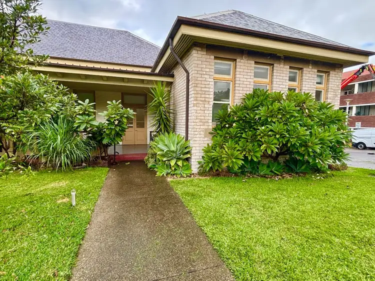 8 Brodie Avenue
