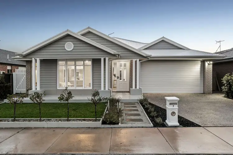 7 Yellowgum Way, Mount Duneed VIC 3217