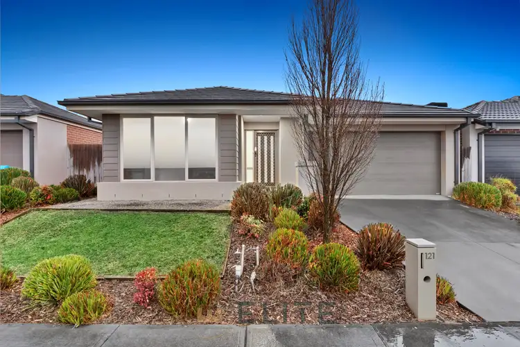 121 Rossiter Retreat, Cranbourne North VIC 3977