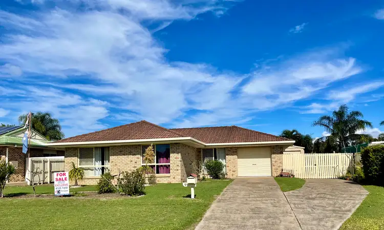 9 Vicki Parade, Torquay QLD 4655