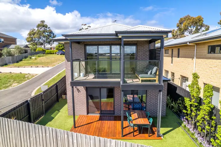15 Nanton Close, Lara VIC 3212