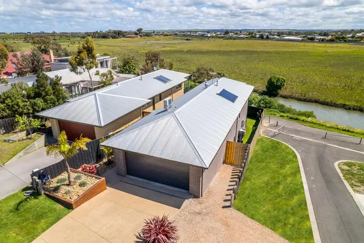 Second view of Homely house listing, 15 Nanton Close, Lara VIC 3212