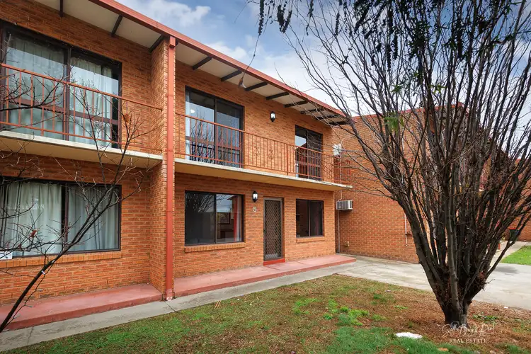 5/2 MCKIBBIN COURT, Wodonga VIC 3690
