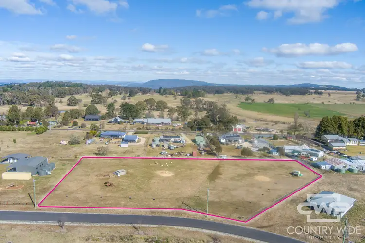 5 Martin Drive, Black Mountain NSW 2365