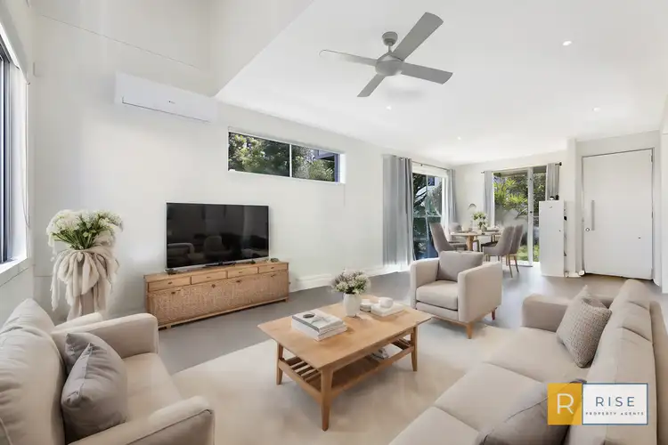 40 Lakefront Crescent, Varsity Lakes QLD 4227