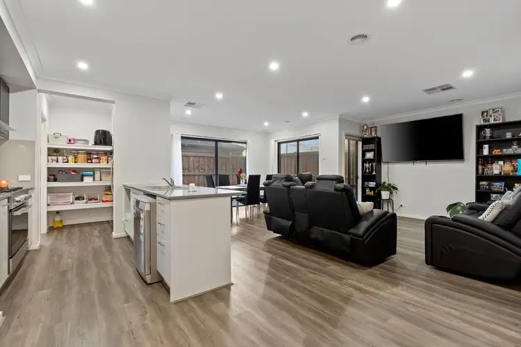Fifth view of Homely house listing, 31 Hearthstone Circuit, Clyde North VIC 3978