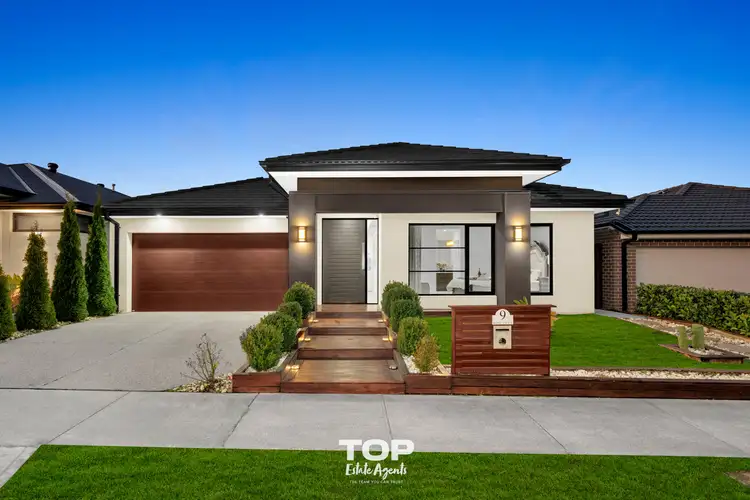 9 Kernot Parade, Clyde VIC 3978