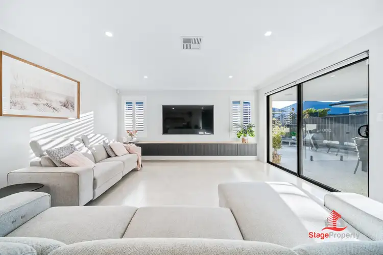 4 Norite Road, Piara Waters WA 6112
