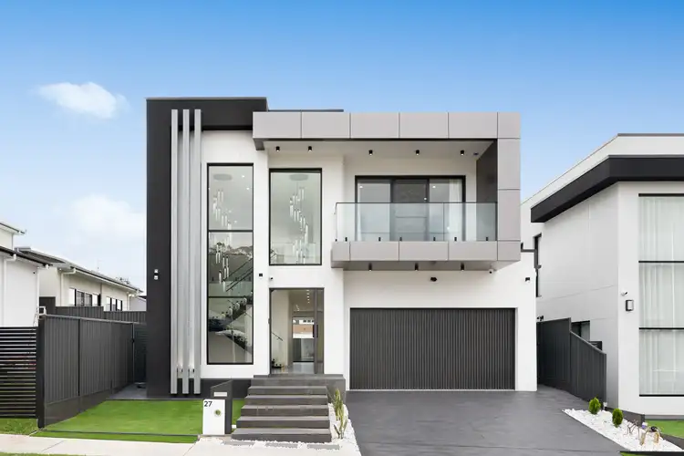 27 Lores Street, Middleton Grange NSW 2171