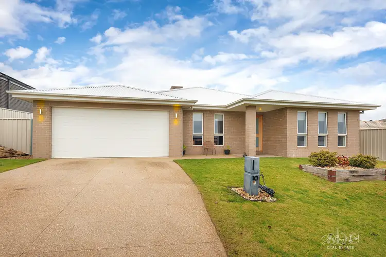 Main view of Homely house listing, 10 VINING COURT, Wodonga VIC 3690