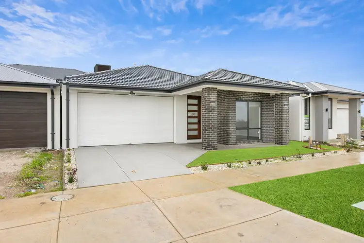 45 Shearjoy Loop, Clyde North VIC 3978