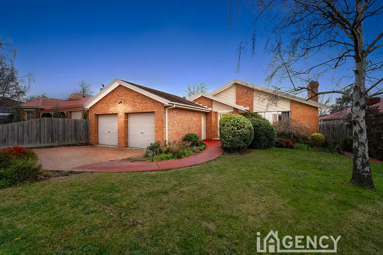 19 Edrington Park Drive, Berwick VIC 3806