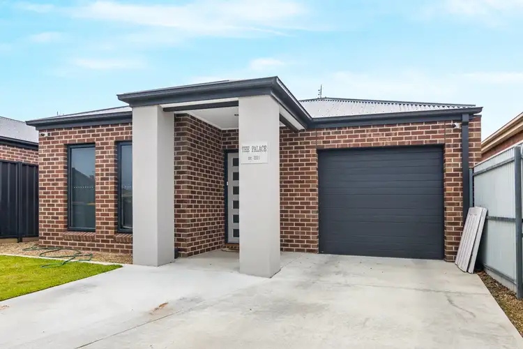 2/27 Henry Street, Horsham VIC 3400